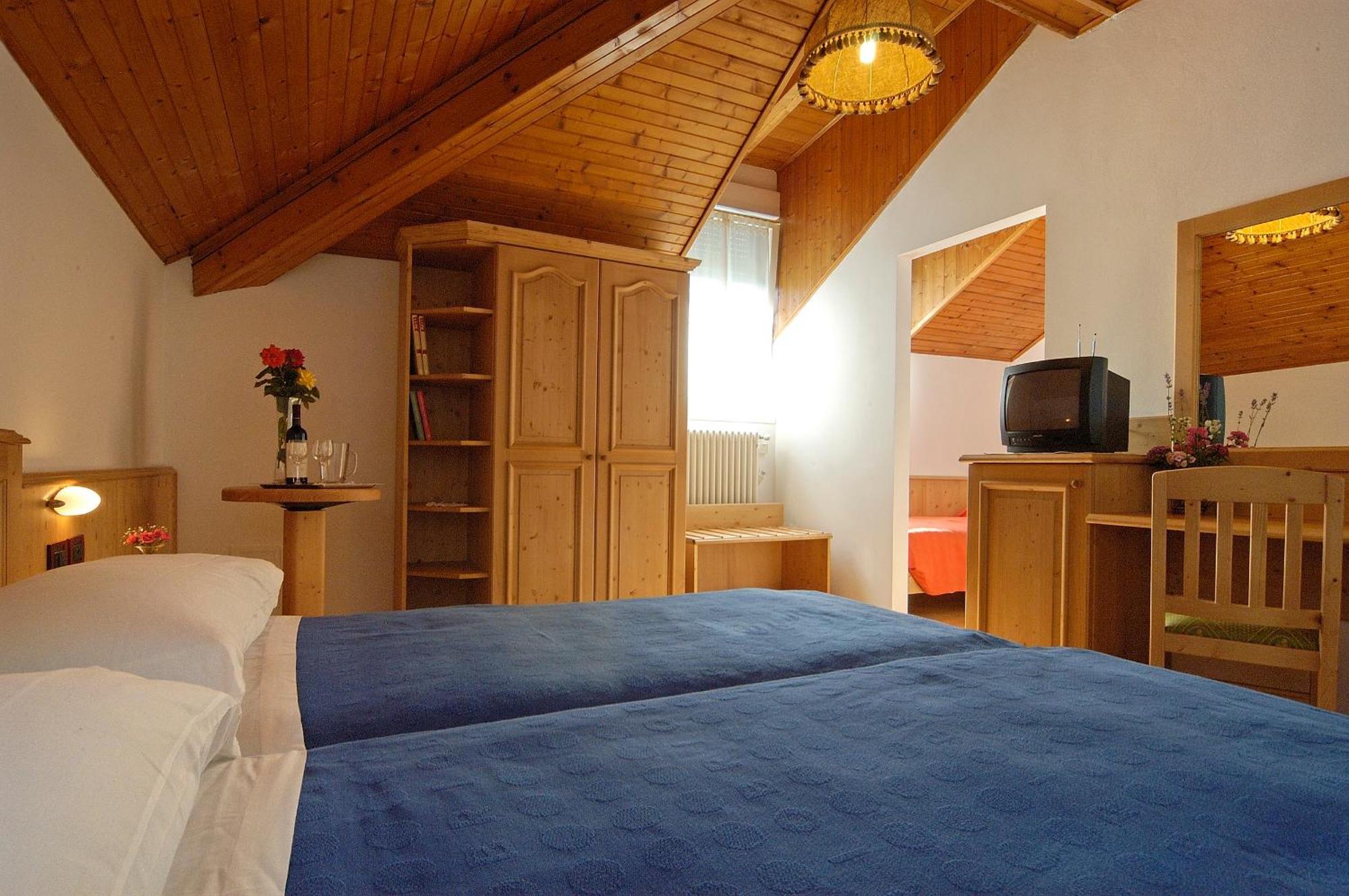 טרנטו Hotel Karinhall מראה חיצוני תמונה