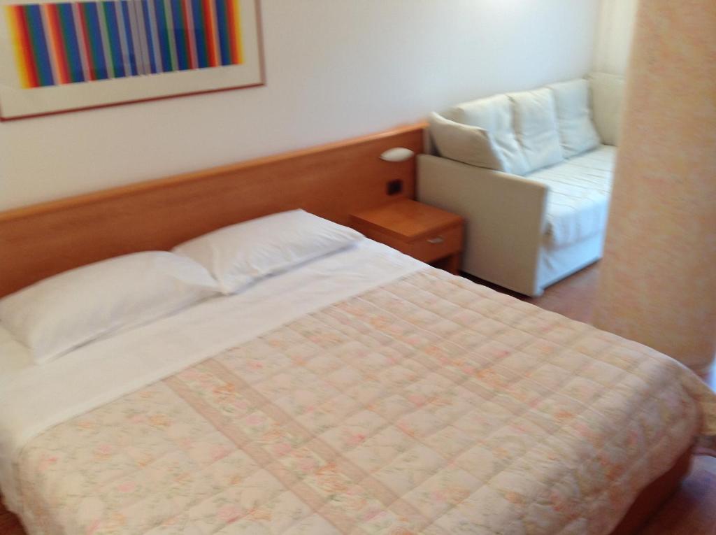 טרנטו Hotel Karinhall חדר תמונה