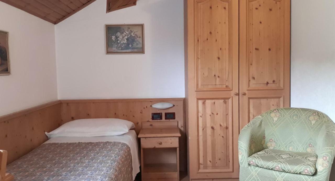 טרנטו Hotel Karinhall מראה חיצוני תמונה