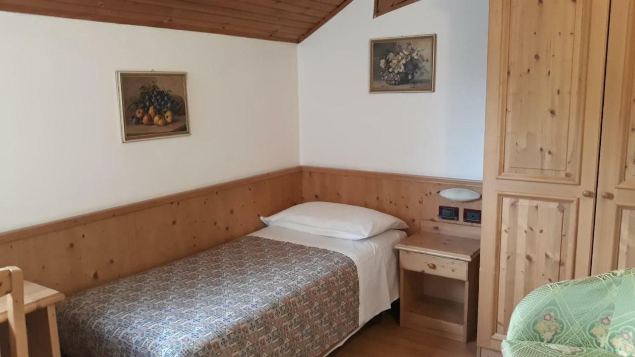 טרנטו Hotel Karinhall מראה חיצוני תמונה